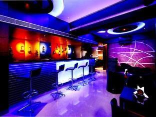 The Nines Business Hotel Bangalore Exterior photo