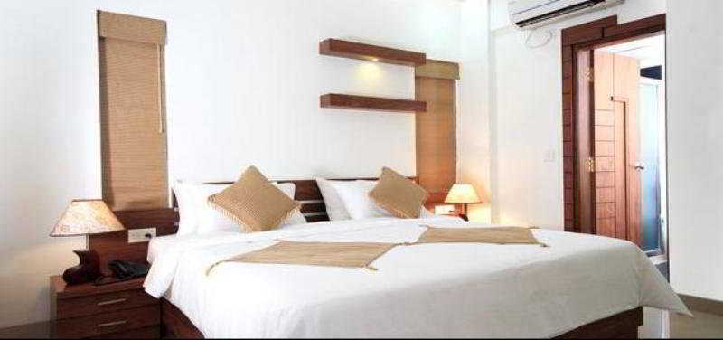 The Nines Business Hotel Bangalore Exterior photo
