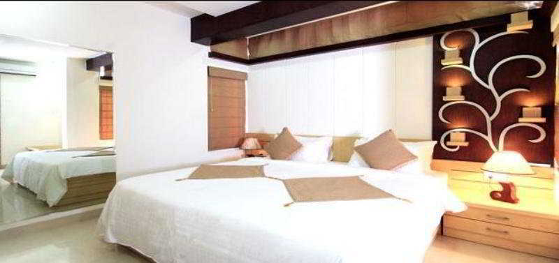 The Nines Business Hotel Bangalore Exterior photo