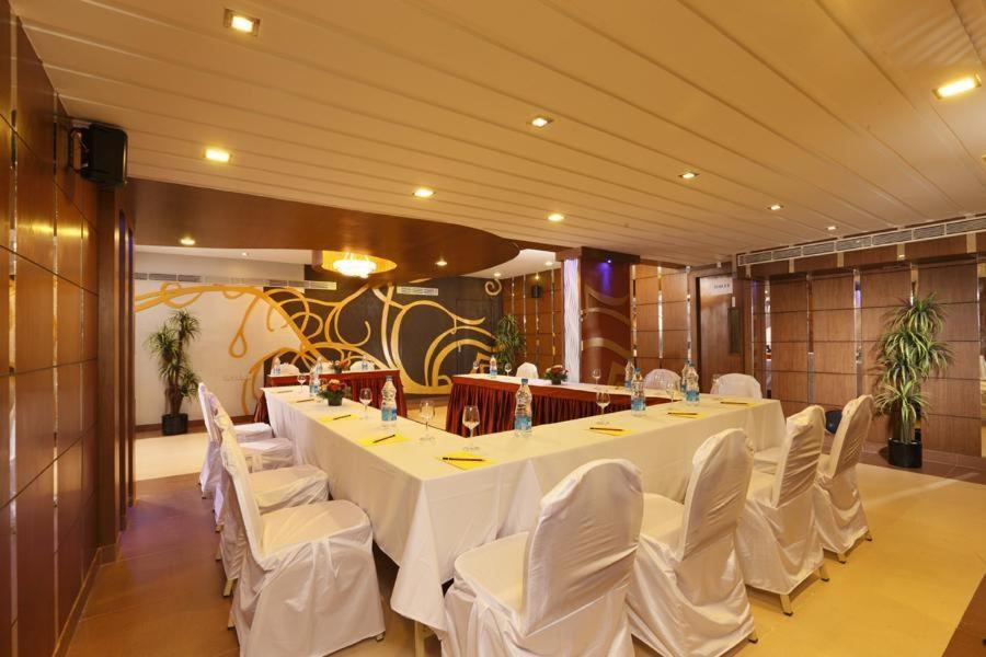 The Nines Business Hotel Bangalore Room photo